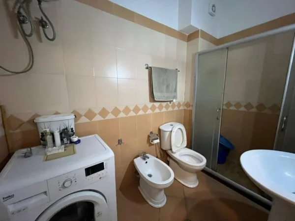 Tirane, shitet apartament 2+1+Ballkon Kati 4, 90 m² 175.000 € (JORDAN MISJA)