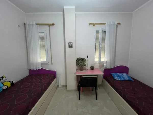 Tirane, shitet apartament 2+1+Ballkon Kati 4, 90 m² 175.000 € (JORDAN MISJA)