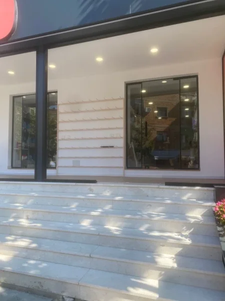 Shitet Ambient Biznesi ne Xhamllik, Kati 0, 75 m²