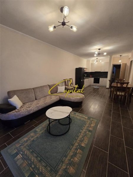 Tirane, jepet me qera apartament 2+1 Kati 4, 120 m² 500 € (MISTO MAME)