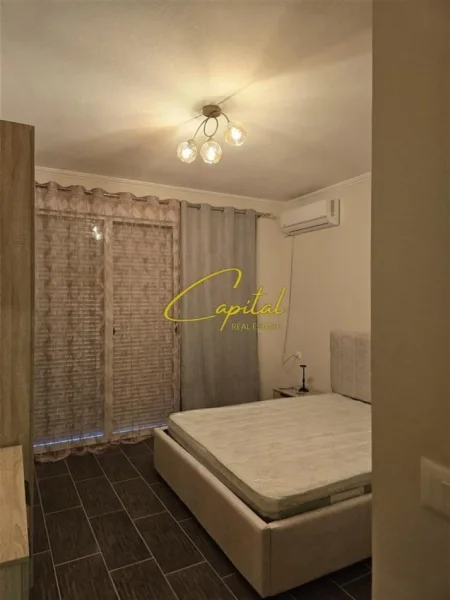 Tirane, jepet me qera apartament 2+1 Kati 4, 120 m² 500 € (MISTO MAME)