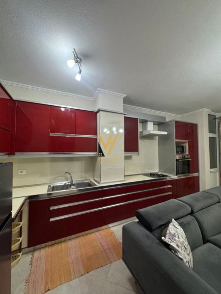 Tirane, jepet me qera apartament 2+1+Ballkon Kati 3, 100 m² 600 € (KODRA E DIELLIT, ELEONORA)