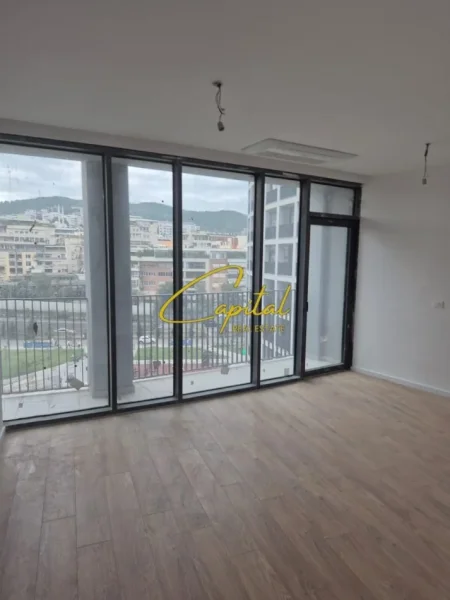 jepet me qera ambjent biznesi Kati 5, 105 m² 1.700 € (KOMPLEKSI "LAKE VIEW")