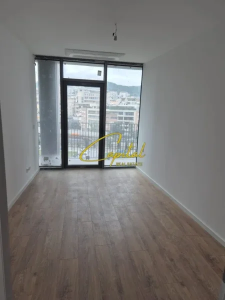 jepet me qera ambjent biznesi Kati 5, 105 m² 1.700 € (KOMPLEKSI "LAKE VIEW")