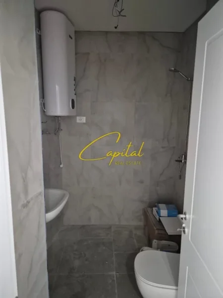 jepet me qera ambjent biznesi Kati 5, 105 m² 1.700 € (KOMPLEKSI "LAKE VIEW")