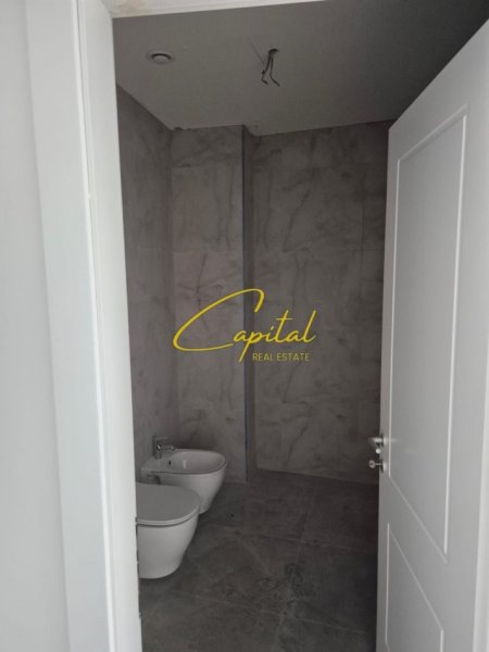 jepet me qera ambjent biznesi Kati 5, 105 m² 1.700 € (KOMPLEKSI &quot;LAKE VIEW&quot;)