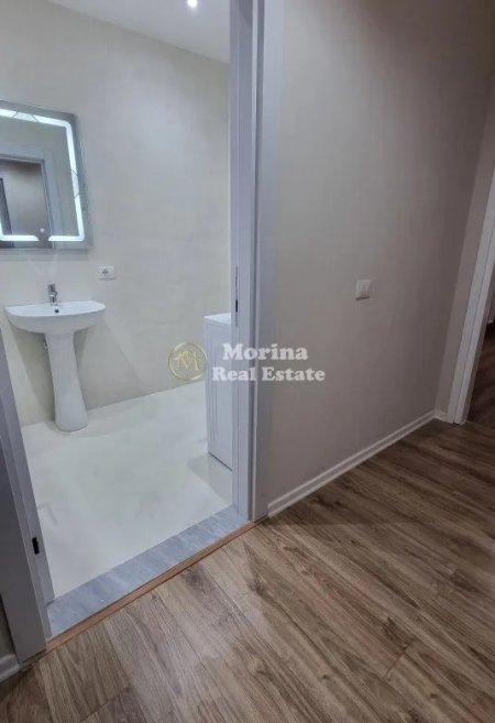 Tirane, jepet me qera apartament 1+1 Kati 7, 65 m² 530 € (Don Bosko, Shkolla Qazim Turdiu)