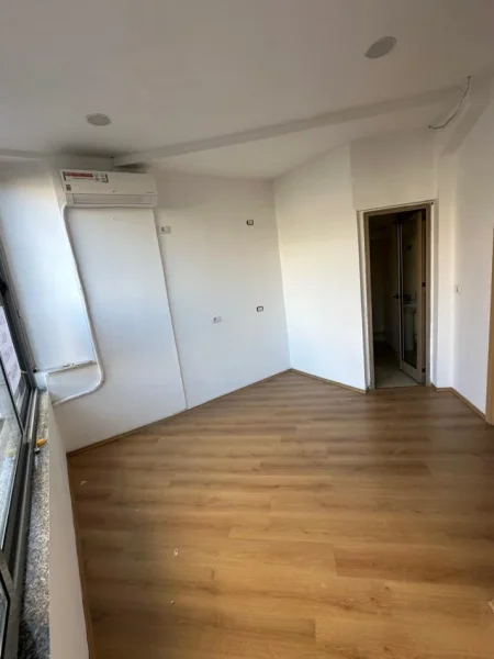 Tirane, jepet me qera zyre Kati 2, 65 m² 1.150 € (Qender)