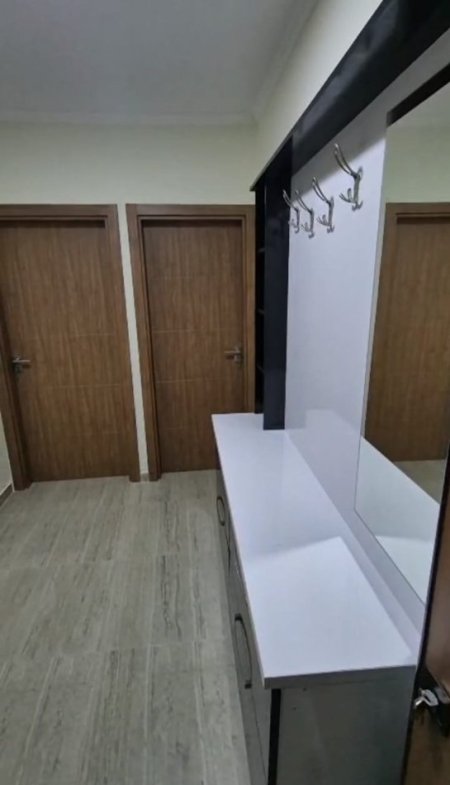 Tirane, jepet me qera apartament 1+1 Kati 4, 410 € 