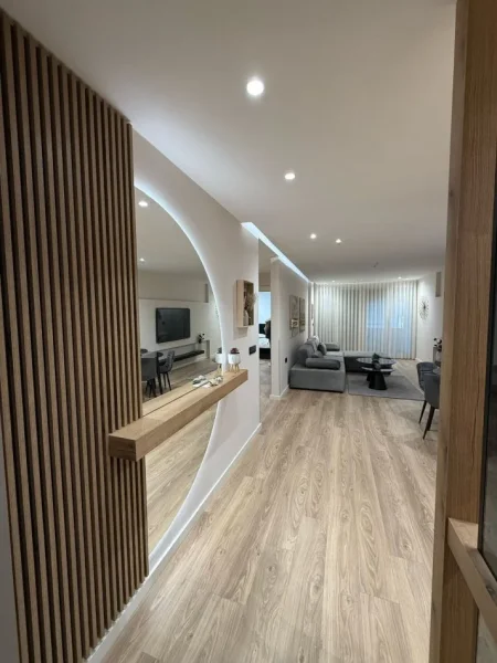 Tirane, jepet me qera apartament 2+1 Kati 3, 120 m² 1.500 € (Myslym Shyr, prane Grepit te Arte)