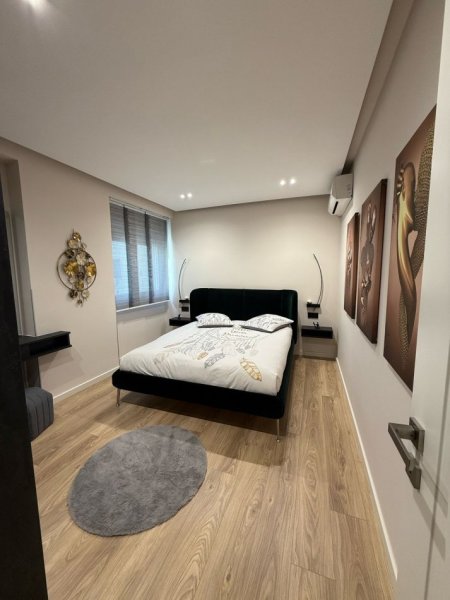 Tirane, jepet me qera apartament 2+1 Kati 3, 120 m² 1.500 € (Myslym Shyr, prane Grepit te Arte)