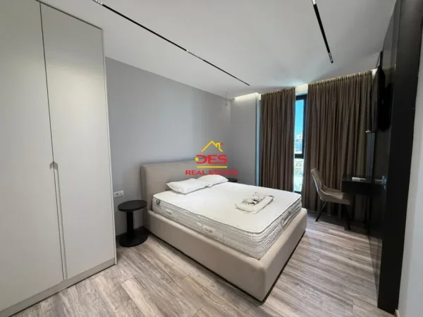 Vlore, jepet me qera apartament 1+1+Ballkon Kati 5, 70 m² 600 € (Rruga Sadik Zotaj)