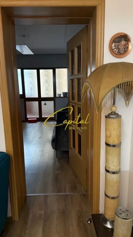 Tirane, jepet me qera apartament 1+1 Kati 0, 80 m² 650 € (ISH EKSPOZITA)