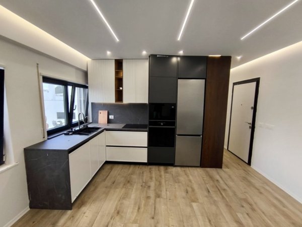 Tirane, shitet apartament 1+1+Aneks Kati 5, 65 m² 165.000 € (Zallit)