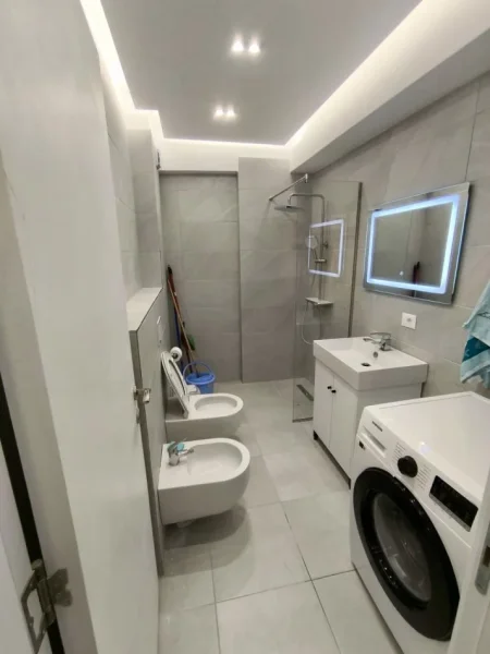 Tirane, shitet apartament 1+1+Aneks Kati 5, 65 m² 165.000 € (Zallit)