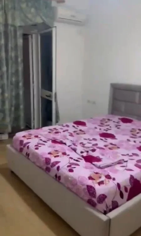 Tirane, jepet me qera apartament 2+1+Ballkon Kati 3, 87 m² 650 € (ZOGU I ZI)