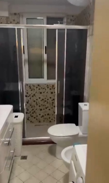 Tirane, jepet me qera apartament 2+1+Ballkon Kati 3, 87 m² 650 € (ZOGU I ZI)