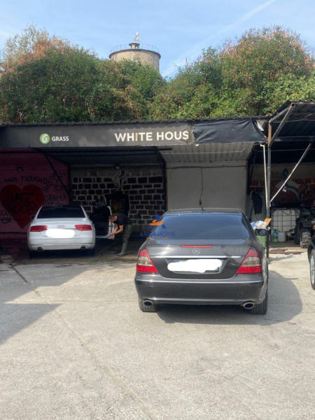 Tirane, jepet me qera ambjent biznesi Kati 0, 380 m² 1.000 € (rruga 5 maji)