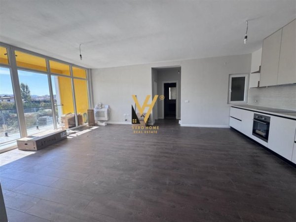 Tirane, jepet me qera zyre Kati 4, 125 m² 650 € (BULEVARDI I RI)