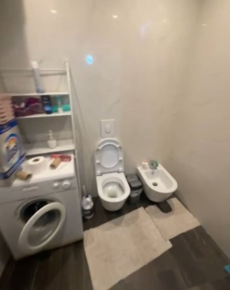 Tirane, jepet me qera apartament 2+1+Ballkon Kati 6, 90 m² 600 € (RRUGA E KAVAJES)