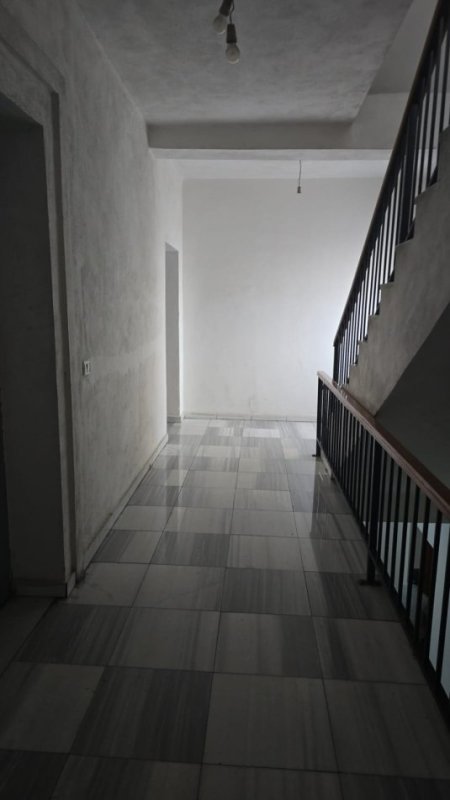 Durres, jepet me qera apartament 1+1+Aneks+Ballkon Kati 8, 70 m² 350 € (Rruga Aleksander Goga/9)