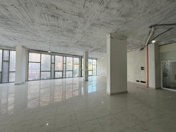Tirane, shitet ambjent biznesi Kati 1, 320 m² 512.000 € (Paskuqan)