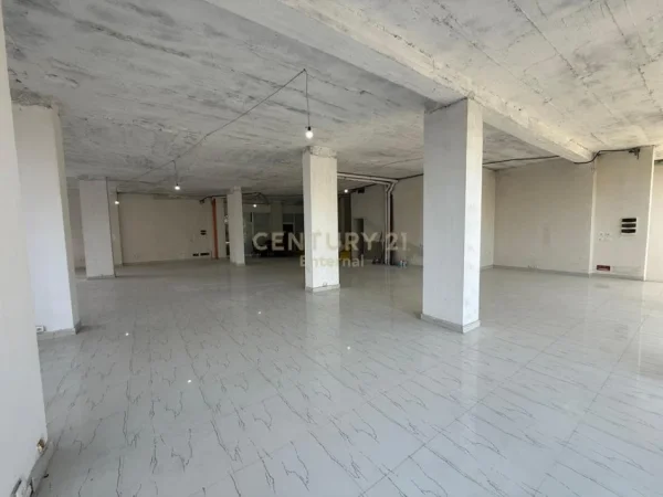 Tirane, shitet ambjent biznesi Kati 1, 320 m² 512.000 € (Paskuqan)