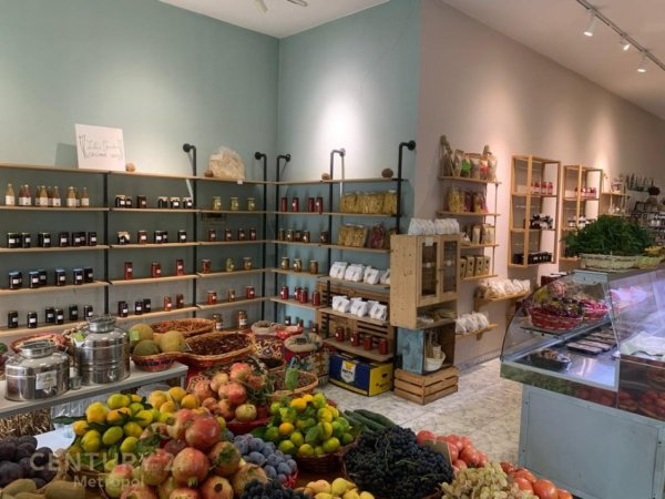 Tirane, shitet dyqan Kati 0, 90 m² 35.000 € (5. Maji)