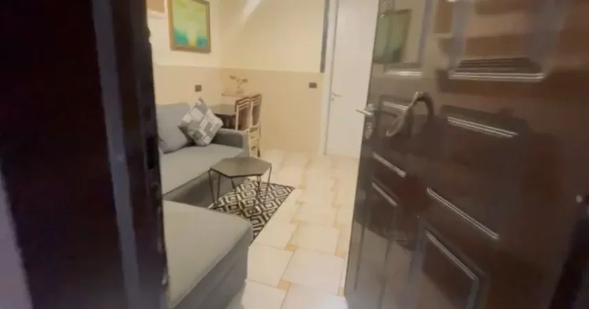 Tirane, jepet me qera apartament 1+1+Ballkon Kati 2, 50 m² 450 € (RRUGA 5 MAJI)