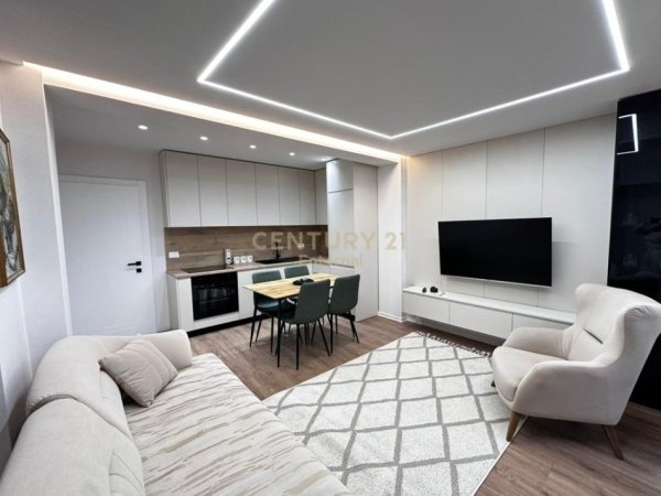 Tirane, jepet me qera apartament 2+1 Kati 4, 73 m² 1.000 € (Brraka)