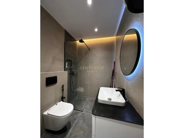 Tirane, jepet me qera apartament 2+1 Kati 4, 73 m² 1.000 € (Brraka)