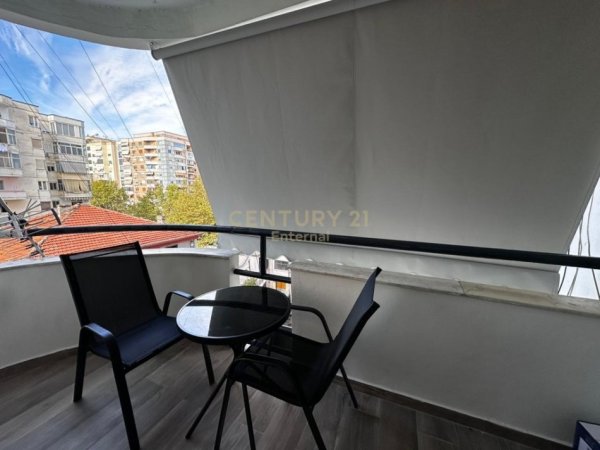 Tirane, jepet me qera apartament 2+1 Kati 4, 73 m² 1.000 € (Brraka)