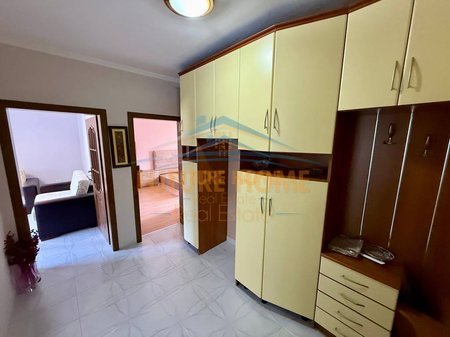 Tirane, jepet me qera apartament 1+1 Kati 4, 58 m² 500 € 