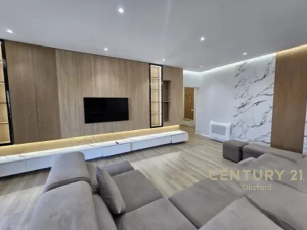 Tirane, jepet me qera apartament 2+1+Aneks+Ballkon Kati 1, 127 m² 700 € (Selite)