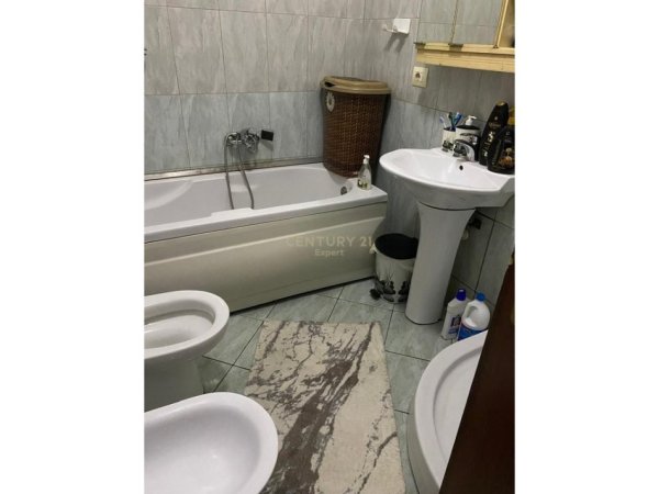 Tirane, shitet apartament 2+1 Kati 7, 94 m² 165.000 € (Fresk)