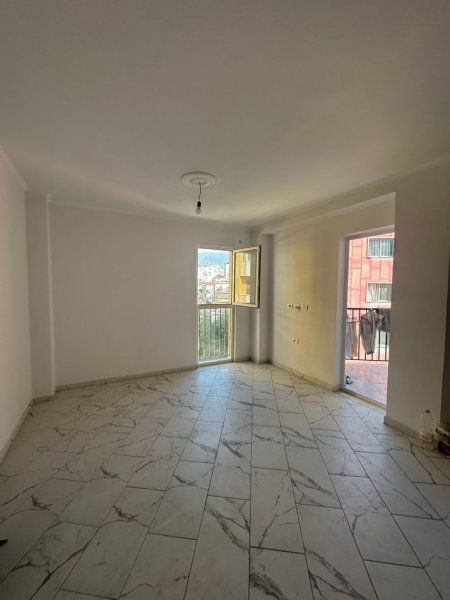 Tirane, shitet apartament 1+1+Ballkon Kati 5, 74 m² 159.100 € 