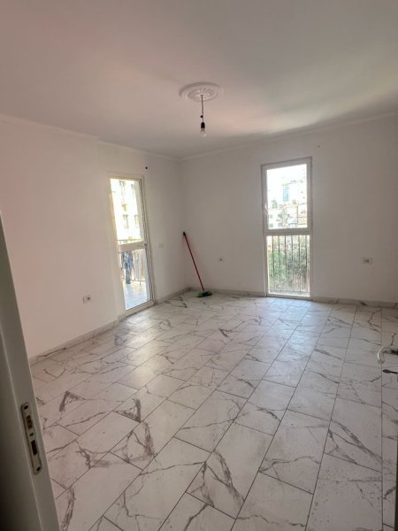 Tirane, shitet apartament 1+1+Ballkon Kati 5, 74 m² 159.100 € 