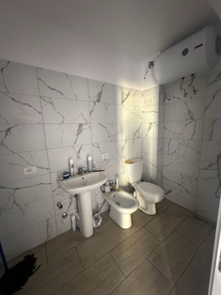 Tirane, shitet apartament 1+1+Ballkon Kati 5, 74 m² 159.100 € 