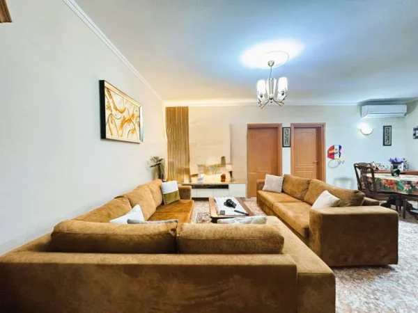 Tirane, shitet apartament 2+1 Kati 3, 90 m² 150.000 € (DON BOSKO)