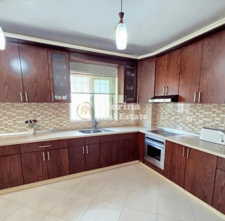 Tirane, jepet me qera Vile 3 Katshe , 200 m² 1.300 € (Farke)