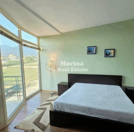 Tirane, jepet me qera Vile 3 Katshe , 200 m² 1.300 € (Farke)