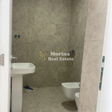 Tirane, jepet me qera ambjent biznesi Kati 3, 97 m² 700 € (Astir)