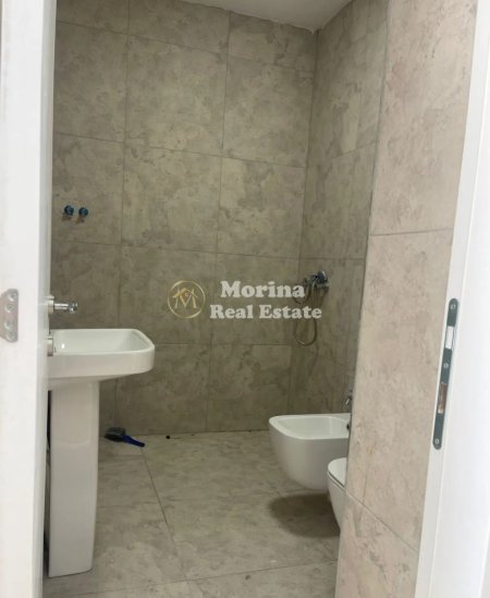 Tirane, jepet me qera ambjent biznesi Kati 3, 97 m² 700 € (Astir)