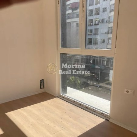 Tirane, jepet me qera ambjent biznesi Kati 3, 97 m² 700 € (Astir)