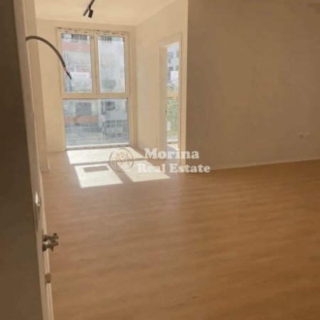 Tirane, jepet me qera apartament 2+1 Kati 3, 97 m² 700 € (Astir)