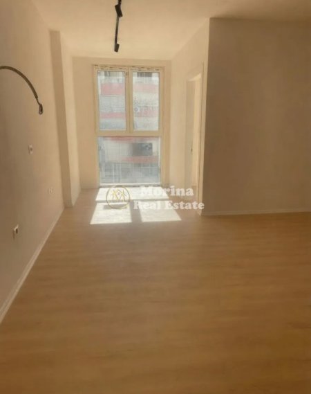 Tirane, jepet me qera apartament 2+1 Kati 3, 97 m² 700 € (Astir)
