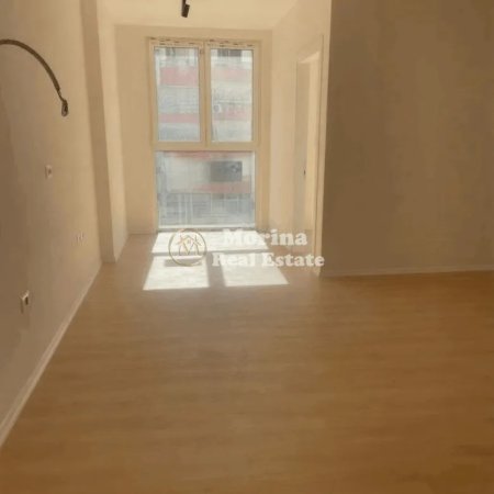 Tirane, jepet me qera apartament 2+1 Kati 3, 97 m² 700 € (Astir)