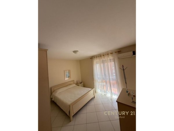 Tirane, jepet me qera apartament 2+1+Aneks+Ballkon Kati 9, 116 m² 730 € (Rruga e Barrikadave)