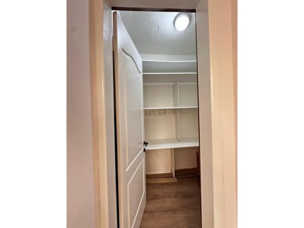 Tirane, jepet me qera apartament 2+1 Kati 4, 73 m² 1.000 € 