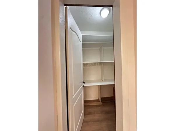 Tirane, jepet me qera apartament 2+1 Kati 4, 73 m² 1.000 € 